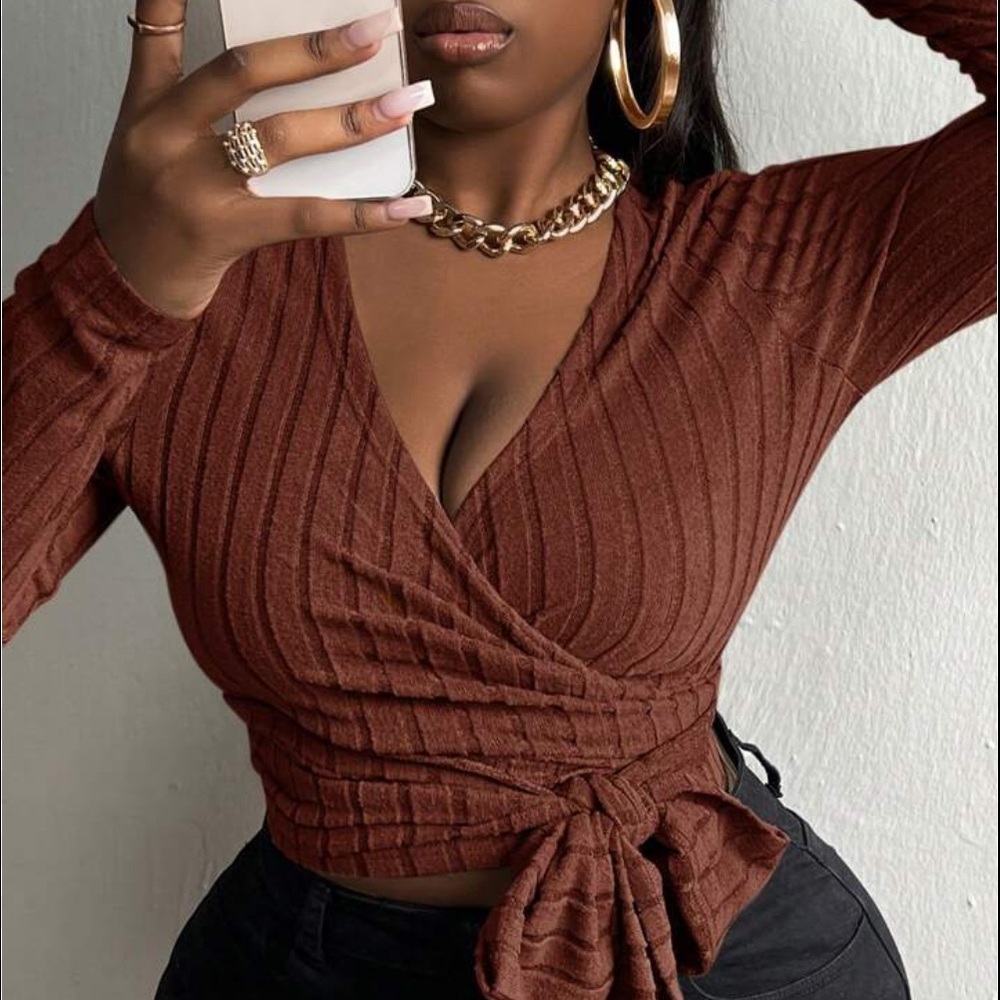 Slayr Plus Surplice Neck Knot Side Crop Tee 2XL 16